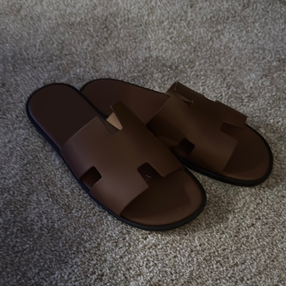 Hermes Brown Leather Sandals Minimalist Design